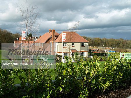 Wates developments Uckfield. New development of houses in Uckfield for joint venture between Linden Homes and Wates Developments