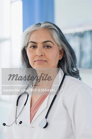 Portrait d'une femme médecin, Gurgaon, Haryana, Inde