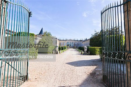 Entrance of Chateau Saint-Georges-Saint-Emilion, Bordeaux, Gironde, Aquitaine, France