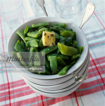 Couper le plats de haricots verts