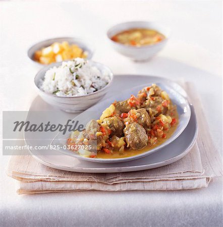 Lamb curry with pistachios