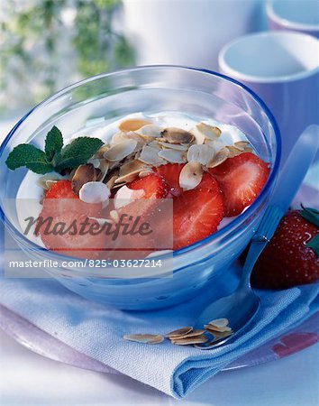 Strawberries with fromage blanc