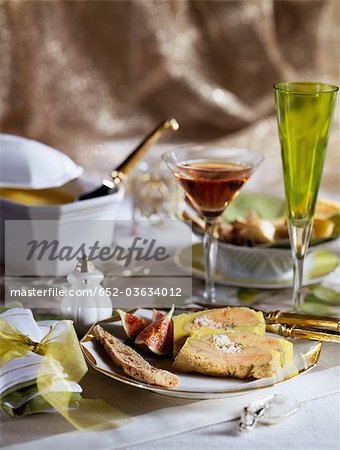 Foie gras with sliced bread