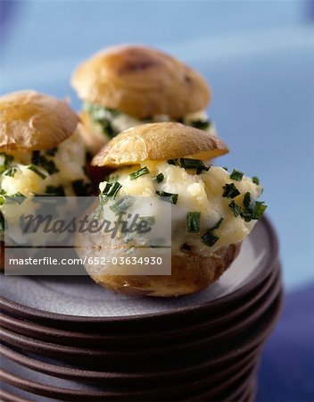 Pommes de terre farcies au fromage et ciboulette