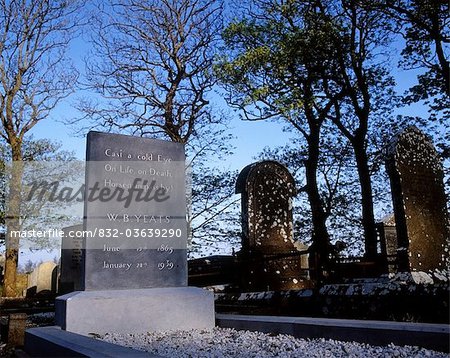 Drumcliff Churchyard, Drumcliff, Co. Sligo, Irland; Grab von W.B. Yeats