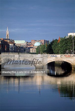 O ' Connell Bridge sur la rivière Liffey, ville de Dublin, County Dublin, Irlande