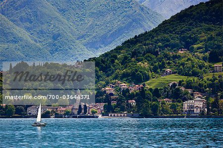 Segelboot am Comer See, Lombardei, Italien