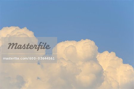 Wolken in den Himmel, Bayern, Deutschland