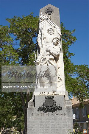 Monument, Lagrasse, Aude, Languedoc-Roussillon, France