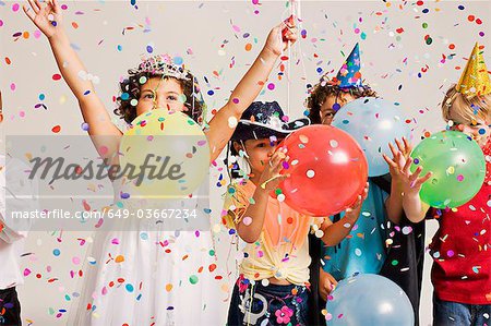 kids Party soufflant des bulles