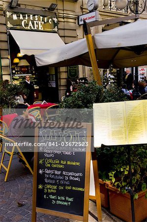 Street cafe, Milan, Lombardy, Italy, Europe