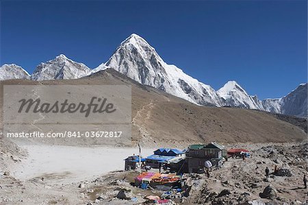 Gorak Shep lodges, Kala Pattar and Pumori, 7165m, Solu Khumbu Everest Region, Sagarmatha National Park, Himalayas, Nepal, Asia