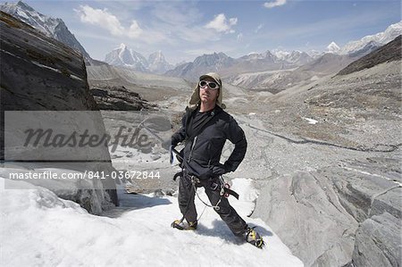 Climber on an ice wall, Chukhung Valley, Solu Khumbu Everest Region, Sagarmatha National Park, Himalayas, Nepal, Asia