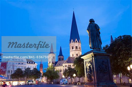 La cathédrale de Bonn (Bonner Munster) (Bonn Minster), Bonn, Rhénanie du Nord Westphalie, Allemagne, Europe