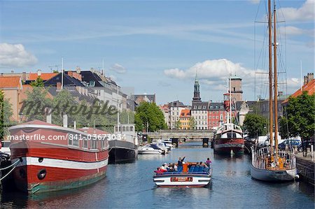 Bateau touristique sur une canal, Copenhague, Danemark, Scandinavie, Europe