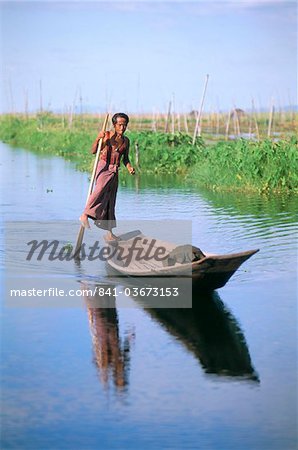 Leg rower, Inle Lake, Shan State, Myanmar (Burma), Asia