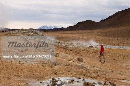 Hverir des champs géothermiques au pied de la montagne de Namafjall, Myvatn lake area, l'Islande, les régions polaires