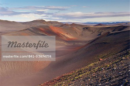 Valagja Gorge, un fissure volcanique de couleur vive au nord-est du volcan Hekla, sud de l'Islande (Sudurland), l'Islande, les régions polaires Valagja Gorge, un fissure volcanique de couleur vive au nord-est du volcan Hekla, sud de l'Islande (Sudurland), l'Islande, les régions polaires