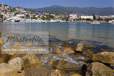 Tlacopanocha Beach in Old Town Acapulco, State of Guerrero, Mexico, North America