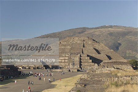 The Avenue of the Dead with the Pyramid of the Moon in the background, Archaeological Zone of Teotihuacan, UNESCO  World Heritage Site, Mexico, North America