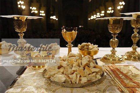 Eucharistie en Europe, Paris, France, la cathédrale Notre Dame