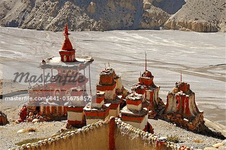 Chörten (Stupas) in Tangbe Dorf, Mustang, Nepal, Asien