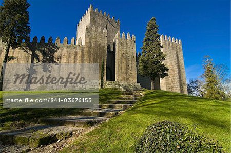 Le château de Guimarães, patrimoine mondial UNESCO, Guimaraes, Portugal, Europe