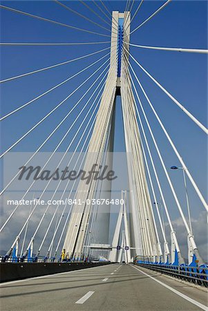 Gigantische Brücke über den Golf von Korinth, in der Nähe von Patras, Peloponnes, Griechenland, Europa