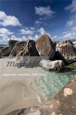 Affleurements de granit érodé dans les bains à Virgin Gorda, îles Vierges britanniques, Antilles, Amérique centrale