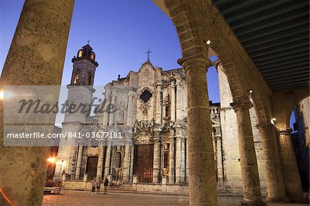 Cathédrale de San Cristobal, datant de 1748, dans la Plaza de la Catedral, Vieille Havane, patrimoine mondial UNESCO, la Havane, Cuba, Antilles, Amérique centrale