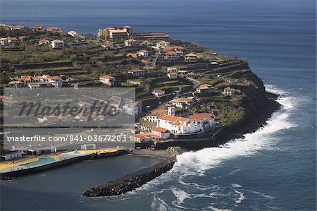 Das Dorf Seixal auf einer Halbinsel an der Nordküste der Insel Madeira, Portugal, Atlantik, Europa