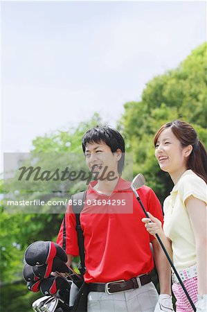 Paar, Golfen am Golfplatz