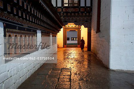 Szene aus der Tashichodzong in Thimphu, Bhutan. Tashichoedzong ist ein buddhistisches Kloster und eine Festung.