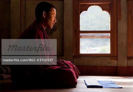 Jakar, Bhutan. Mönche in der Jakar Dzong in Bhutan