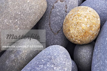 Cailloux dans la plage de Sandymouth, Cornwall, Royaume-Uni