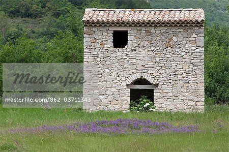 Provence, France. Un traditionnel en pierre construit dans le sud de la France