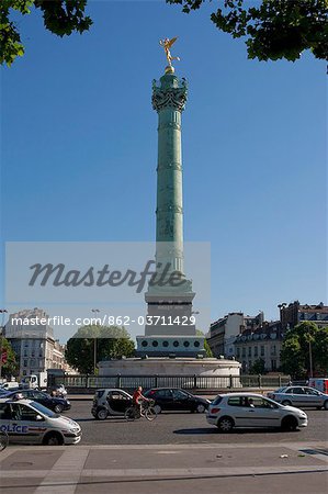 La statue de la liberté à la Place de la Bastille à Paris France
