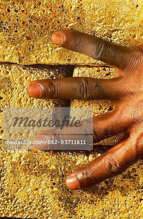 Ghana, région d'Ashanti, Obuasi. Lingots d'or à Anglo Gold Ashanti de la mine à Obuasi.