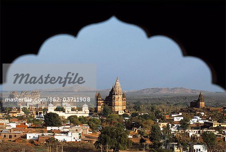 The architectural heritage of this one-time capital of the Bundela Rajputs is among the most exhilarating in Central India. Here,the celebrated 17th-century Jahangir Mahal and the older Raj Maham stand behind the soaring outline of the Chatturbuj Mandir,or temple.