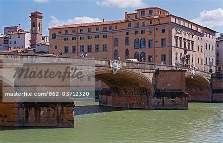 Italy,Tuscany,Florence. Ponte Santa Trinita (Holy Trinity Bridge) over the Arno River.