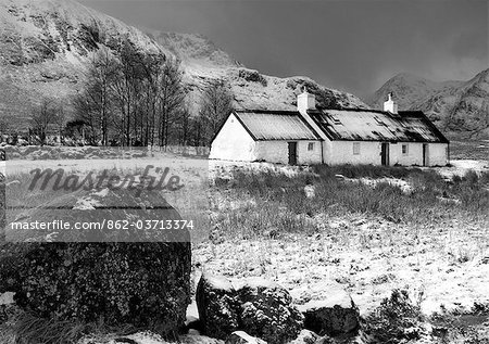 Schwarzer Rock Cottage, Glencoe, Schottland, UK