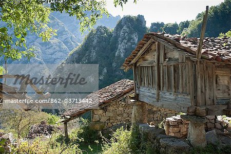 Biamon, un village d'abandon surtout le Desfiladero de Beyos, Picos de Europa, Espagne