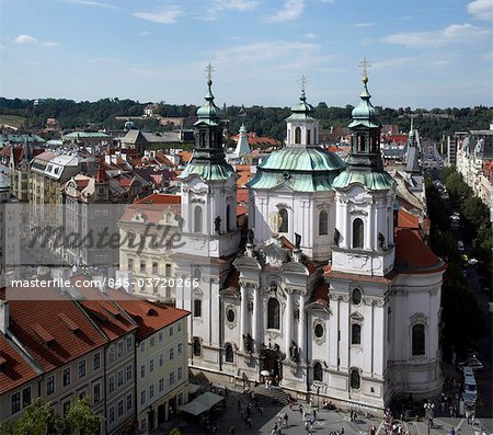 Église Saint-Nicolas, Old Town, Prague, dans le contexte Église Saint-Nicolas, Old Town, Prague, dans le contexte