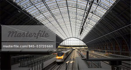 Bahnhof St Pancras, London. Architekten: Alastair Lansley London und Continental Railways, original Dach von Barlow und u., Dach Refurb von Pascall und Watson.