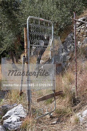 Clôture grillagée délabrés et porte, Positano, Amalfi Coast