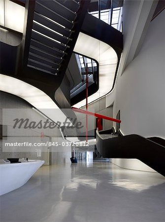 MAXXI, Musée National des Arts du XXIe siècle, Rome. Aire de réception. Architectes : Zaha Hadid Architects