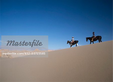 Cheval de deux personnes dans la Valle de la Muerte