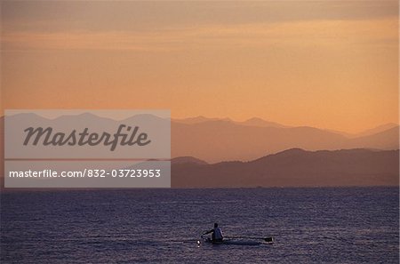 Rowing early morning in the bay