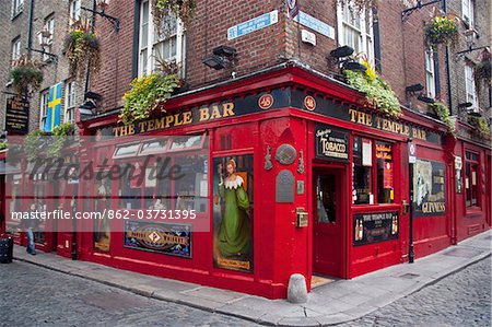 Le Temple Bar dans le quartier de Temple Bar, sur la rive sud de la rivière Liffey à Dublin, en Irlande