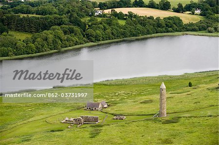 Northern Ireland, Fermanagh, Enniskillen. The monastic settlement and round tower on Devenish Island in Lower Lough Erne.